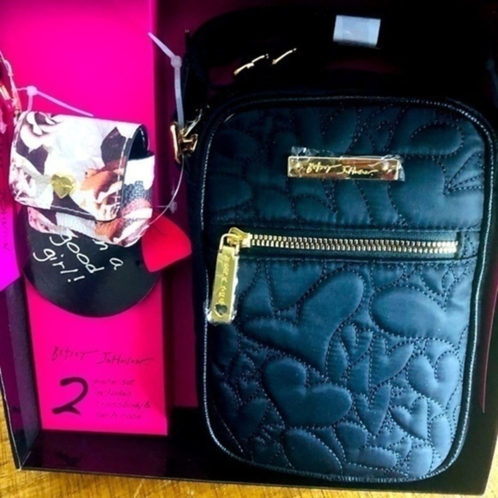 Betsey Johnson Heart Quilted Crossbody & Tech Case Gift Set Black NWT